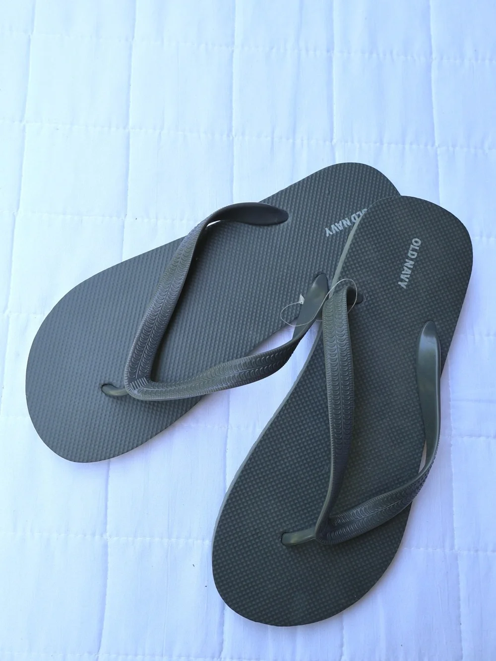 NWT: Old Navy Men's Basic Flip Flop Sandal